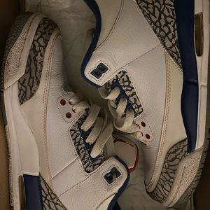 True blue 3 Jordan’s restorable size 5.5y